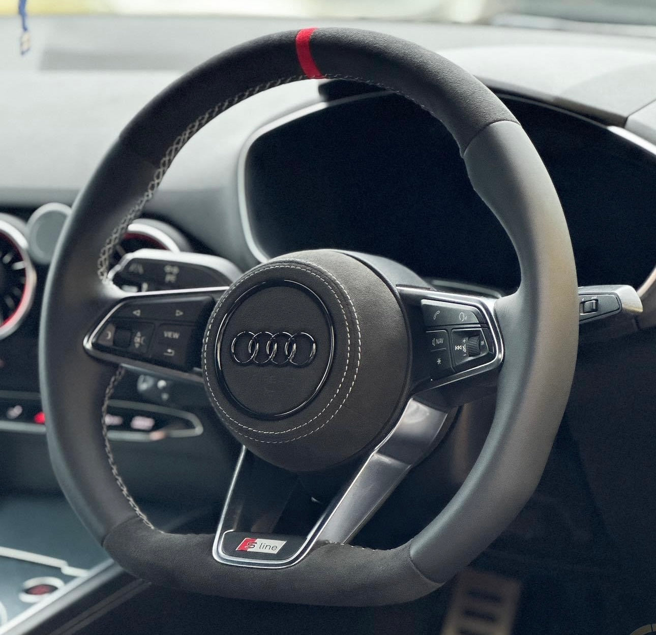 Audi MK3 TT RS Steering Wheel